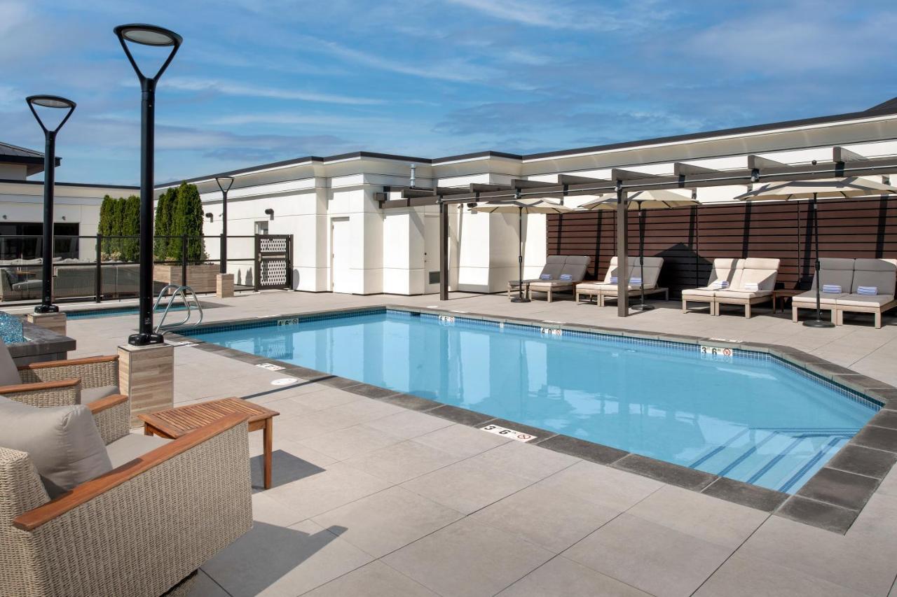 Silver Cloud Hotel Tacoma At Point Ruston Waterfront Bagian luar foto