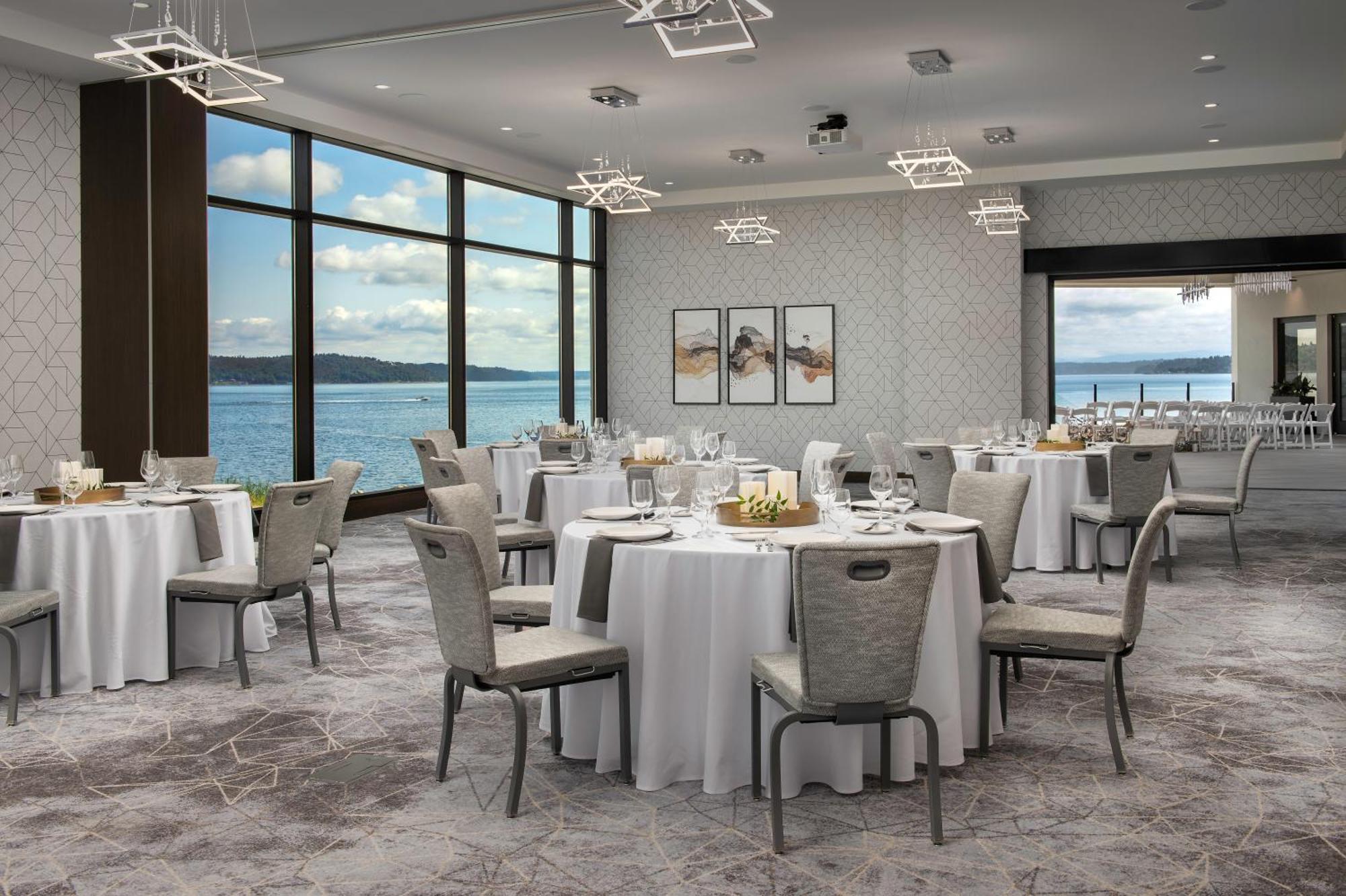 Silver Cloud Hotel Tacoma At Point Ruston Waterfront Bagian luar foto